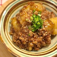 【15分で簡単にできる】ご飯がススム!新じゃがそぼろ餡!