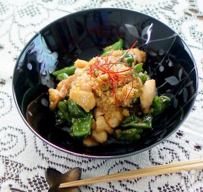 ご飯がすすむ鶏もも肉とししとうの生姜味の煮物