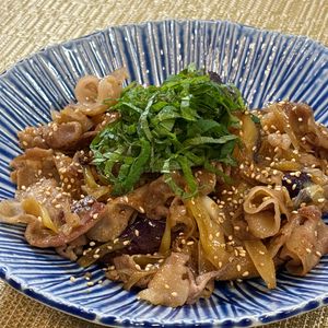 楽ラク手抜キッチン🐶🐾の作ってみた!投稿(ポン酢を使ってお手軽に♩なすと豚バラの甘酢炒め)