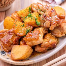 【鶏肉と新じゃがのバター醤油焼き】頬張って食べたい♡