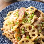 【ご飯おかわり❤️】豚こま肉と蓮根のニンニク醤油炒め