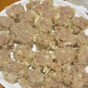 おこめの作ってみた!投稿([焼売] フライパンで簡単･たっぷり玉ねぎの肉シュウマイ)