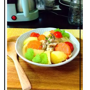 チョロリスの作ってみた!投稿(ストウブで、洋風肉じゃが)