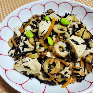 ヴェルの作ってみた!投稿(【ひじきと豆腐の炒り煮】定番作り置きおかず♪)