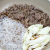 【すき焼き風牛丼】甘辛味でごはん進む！の工程3
