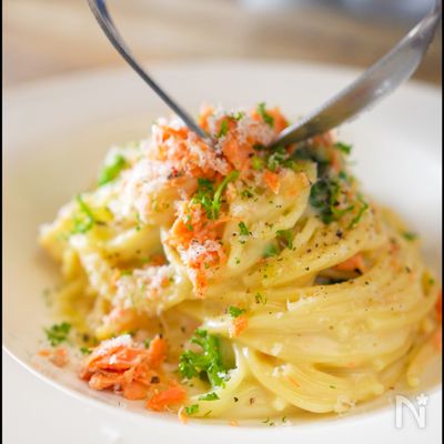 レンジだけで簡単!【鮭フレークdeクリームパスタ】
