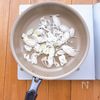 材料2つでご飯が進む!ほっこり豆腐と長ねぎの甘辛とろみ丼の工程1