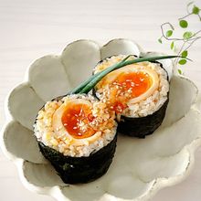 【簡単】絶品！とろ〜り♪半熟味玉おにぎり♡