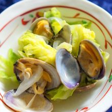 ストウブであさりと春キャベツの塩麹蒸し