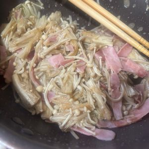 1515656の作ってみた!投稿(きのこのガリバタ醤油♩三種のきのこ！ダイエットにも◎)