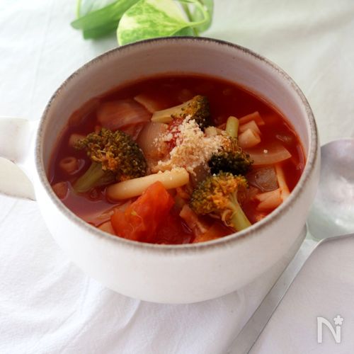鍋ひとつで簡単！トマトジュースの食べるミネストローネ