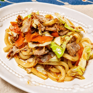 料理のおじいさんの作ってみた!投稿(豚肉とキャベツのおかかバター醤油うどん【#残り野菜】)