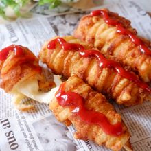 カリもちふわっと♡新食感『くるくるうどんのチーズハットグ』