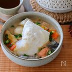 お雑煮の変わり種♪身体の芯から温まる♩【鮭の粕汁雑煮】