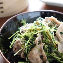 豆苗と豚こまの塩昆布バター