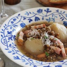 丸ごと新玉ねぎとレンズ豆のスープ煮