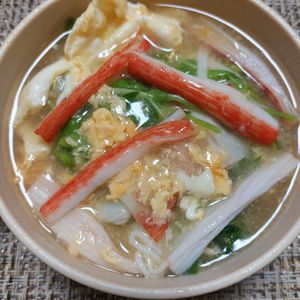よっこの作ってみた!投稿(【カニカマと豆苗の中華スープ】ヘルシー&家計にも優しい！)