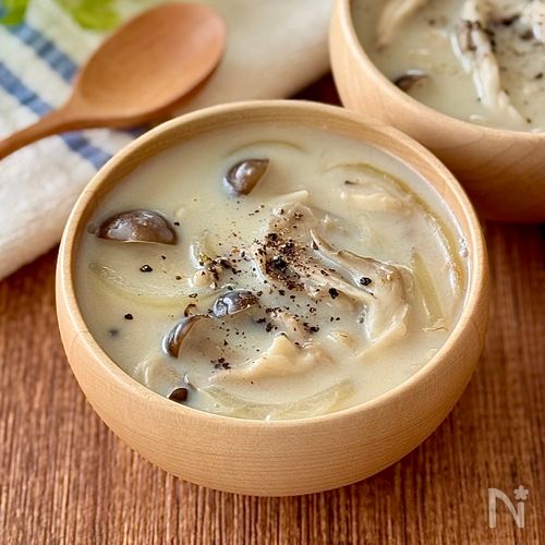 3種のきのこのやさしい豆乳スープ