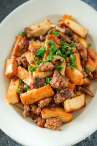 厚揚げでボリューム満点♡『厚揚げときのこのひき肉炒め』
