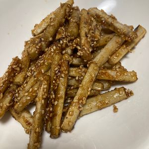 Mariの作ってみた!投稿(【甘辛ごぼう炒め】今晩のおつまみはこれ!一味マヨが最高♡)