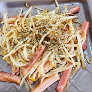 ナムディの作ってみた!投稿(味付けこれだけ!さっと作れる!もやしとベーコンのソテー)
