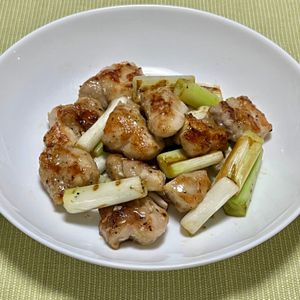 キャピタンの作ってみた!投稿(ワンパン10分！【鶏むね肉と長ねぎの旨塩焼き鳥】胡麻油香る♩)