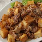 節約＆満足【豚こまと玉ねぎの甘辛梅炒め】厚揚げ入りでかさまし