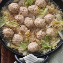 ふんわり肉団子と白菜の中華煮込み。