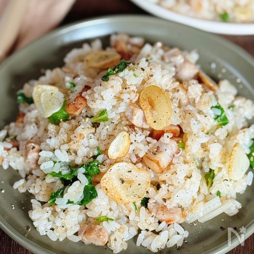 【豚バラとセロリのガーリックメシ】ひと口食べたらハマる！