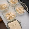 豆腐とわかめ、えのきの中華スープの工程1