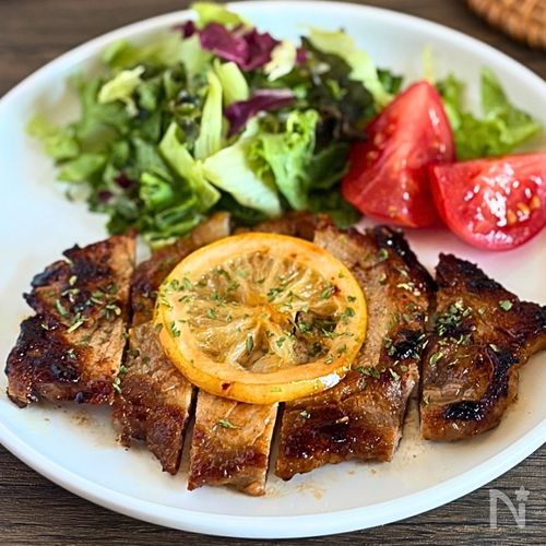 さっぱり爽やか♪豚ロースのレモンバターソテー