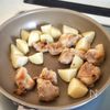 ご飯が止まらない！【鶏肉とじゃがいものコクうま炒め】の工程2