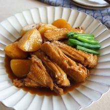 手羽先と新じゃがいもの甘辛煮