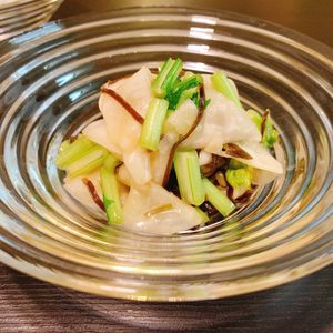 りんの作ってみた!投稿(食べたらとまらない（笑）材料3つdeカブの塩昆布漬け♡)