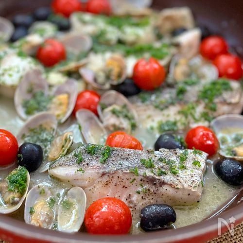 味付けは塩こしょう酒!魚の蒸し煮「アクアパッツァ」