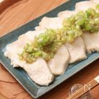 驚くほどジューシー［ゆでるだけ鶏］冷凍が賢い