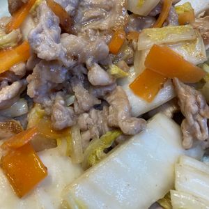 くだもの大好き🧡の作ってみた!投稿(ワンパン10分！【豚こま肉と白菜の旨塩炒め】胡麻油香る♩)
