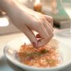 酸味のバランスがたまらない‼︎『鯛の梅肉カルパッチョ』の工程4