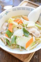 本鶏だしの【旨みたっぷり野菜ラーメン】具沢山でコク旨!