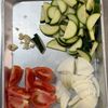 すぐできる♪豚こまと夏野菜の塩麹カレー炒めの下準備