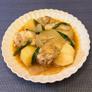 𝔂𝓾𝓶𝓲🍓の作ってみた!投稿(ピリ旨！【手羽元の韓国風肉じゃが】コチュジャンであとひく旨さ)