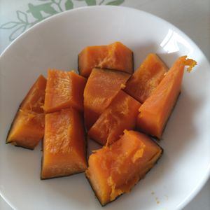KUMIKOの作ってみた!投稿(味付けは塩だけ♪甘い塩カボチャの作り方)