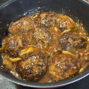 854503の作ってみた!投稿(【煮込みハンバーグ】我が家一番人気おかず♡小さめ簡単Ver.)