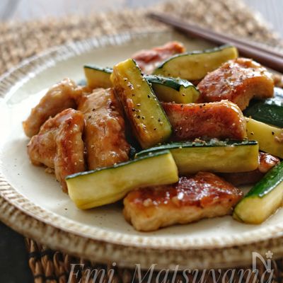＊豚肉とズッキーニのオイスター炒め＊