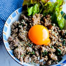 業務スーパー姜葱醤で香る！そぼろ