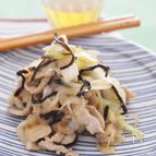 長ネギたっぷり、豚肉の塩コンブ炒め