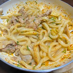 1465412料理経験3年生の作ってみた!投稿(麺つゆで簡単！豚キムチ焼きうどん)