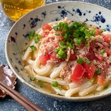 トマトとツナの冷やだしうどん