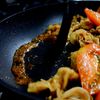 白米なしではもったいない『豚こまトマトのスタミナ炒め』の工程7