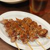 【豚カシラの洋風串焼き】カレー風味でお酒もご飯も進む!